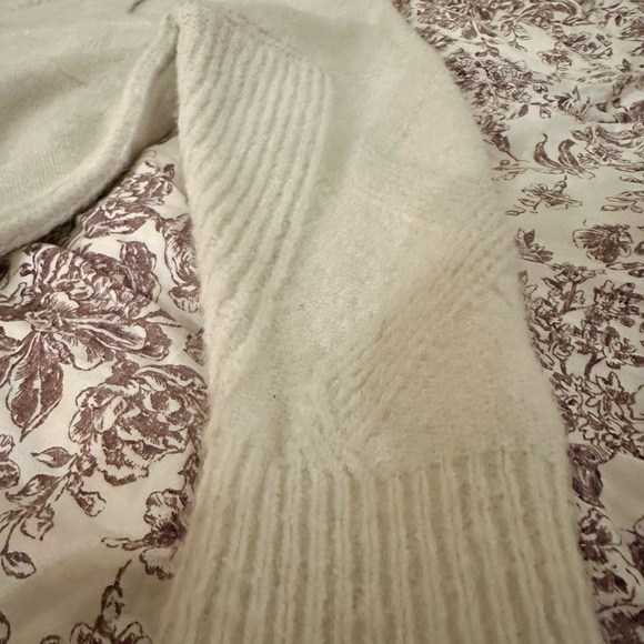 Topshop Oversized Off-the-Shoulder V-Neck Sweater - Picture 3 of 6